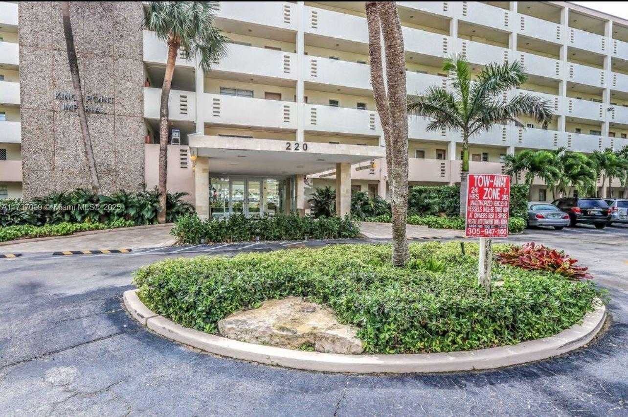 Small Image of 220 KINGS POINT DR #106, Sunny Isles Beach Number 3