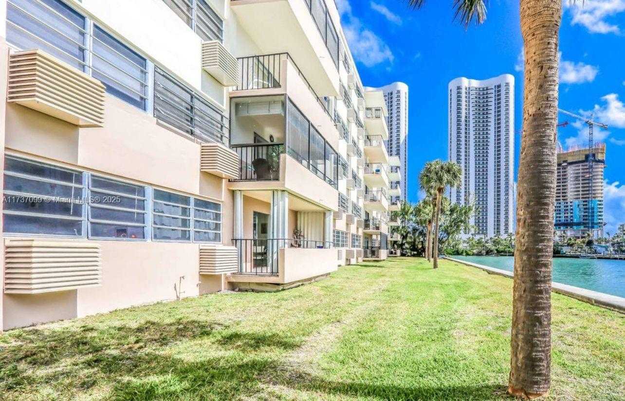 Small Image of 220 KINGS POINT DR #106, Sunny Isles Beach Number 4