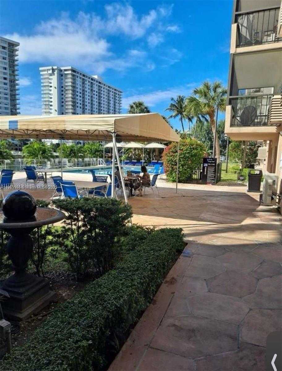 Small Image of 220 KINGS POINT DR #106, Sunny Isles Beach Number 6