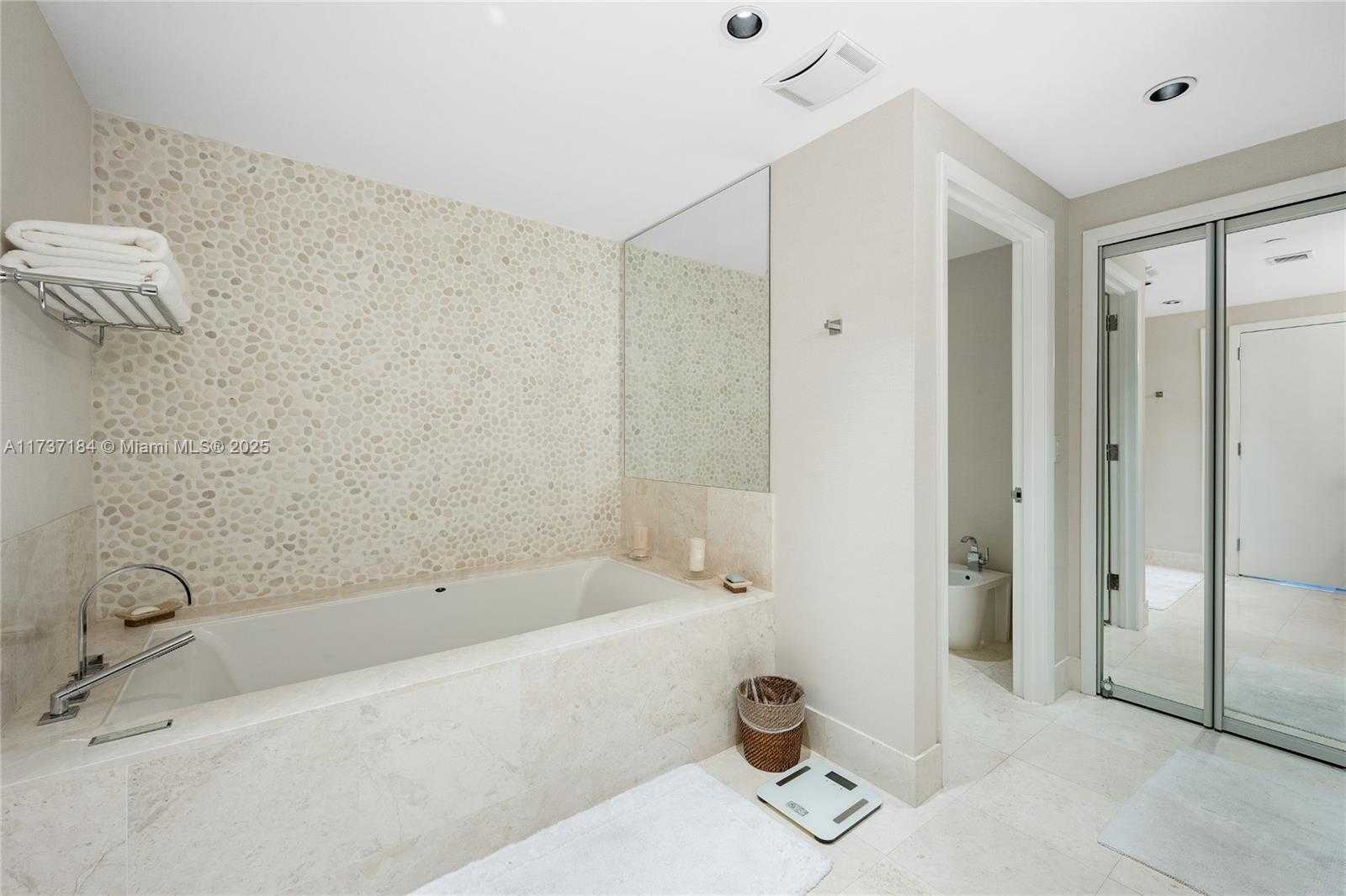 Small Image of 16901 COLLINS AVE #602, Sunny Isles Beach Number 23