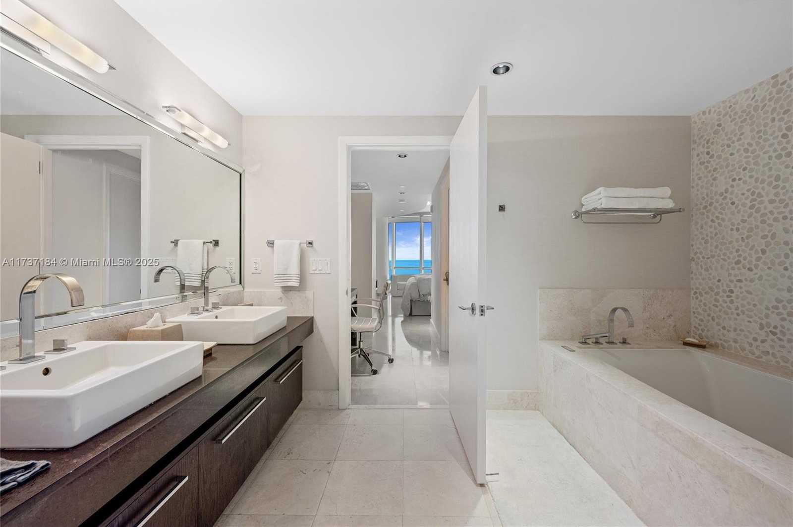 Small Image of 16901 COLLINS AVE #602, Sunny Isles Beach Number 24