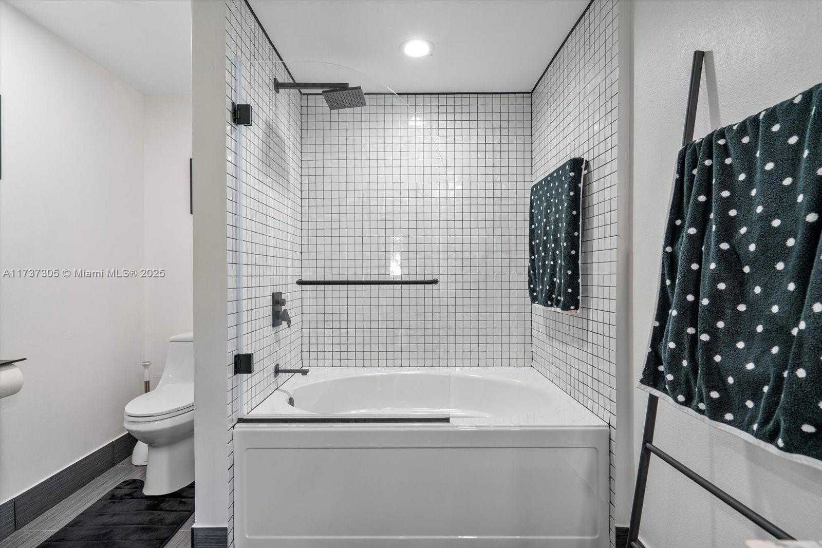 Small Image of 3175 NORTH EAST 184TH ST #3205, Aventura Number 14