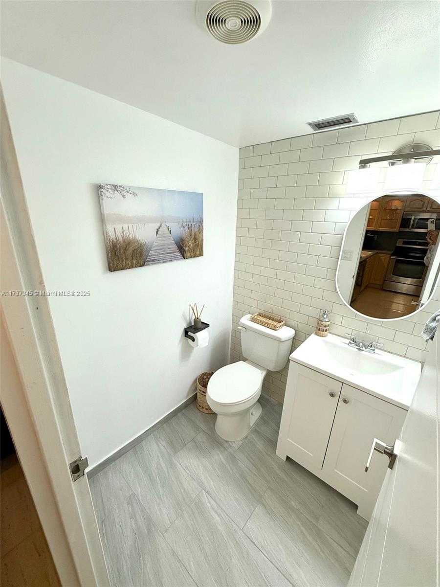 Small Image of 3725 SOUTH OCEAN DR #605, Hollywood Number 6