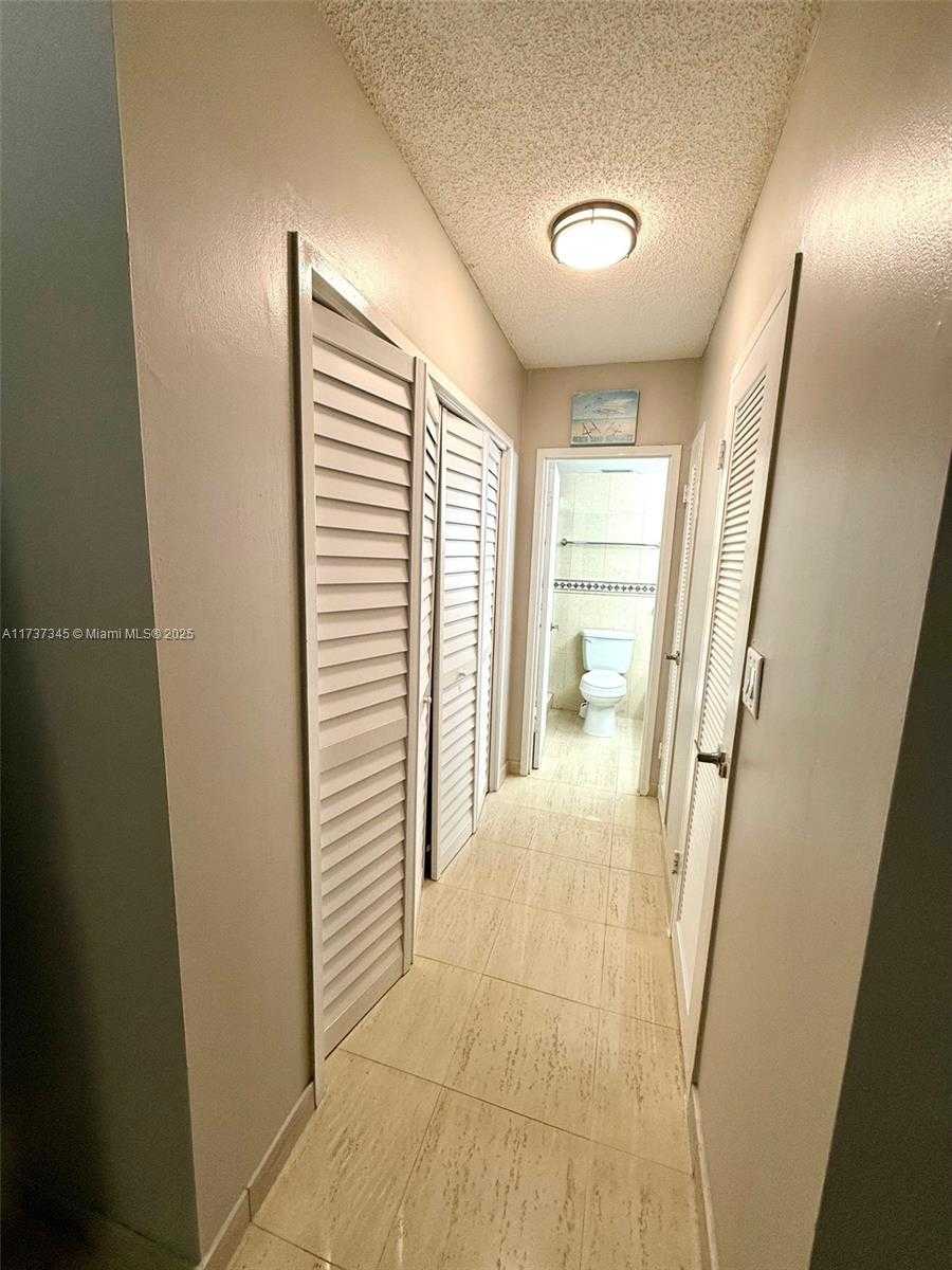 Small Image of 3725 SOUTH OCEAN DR #605, Hollywood Number 9