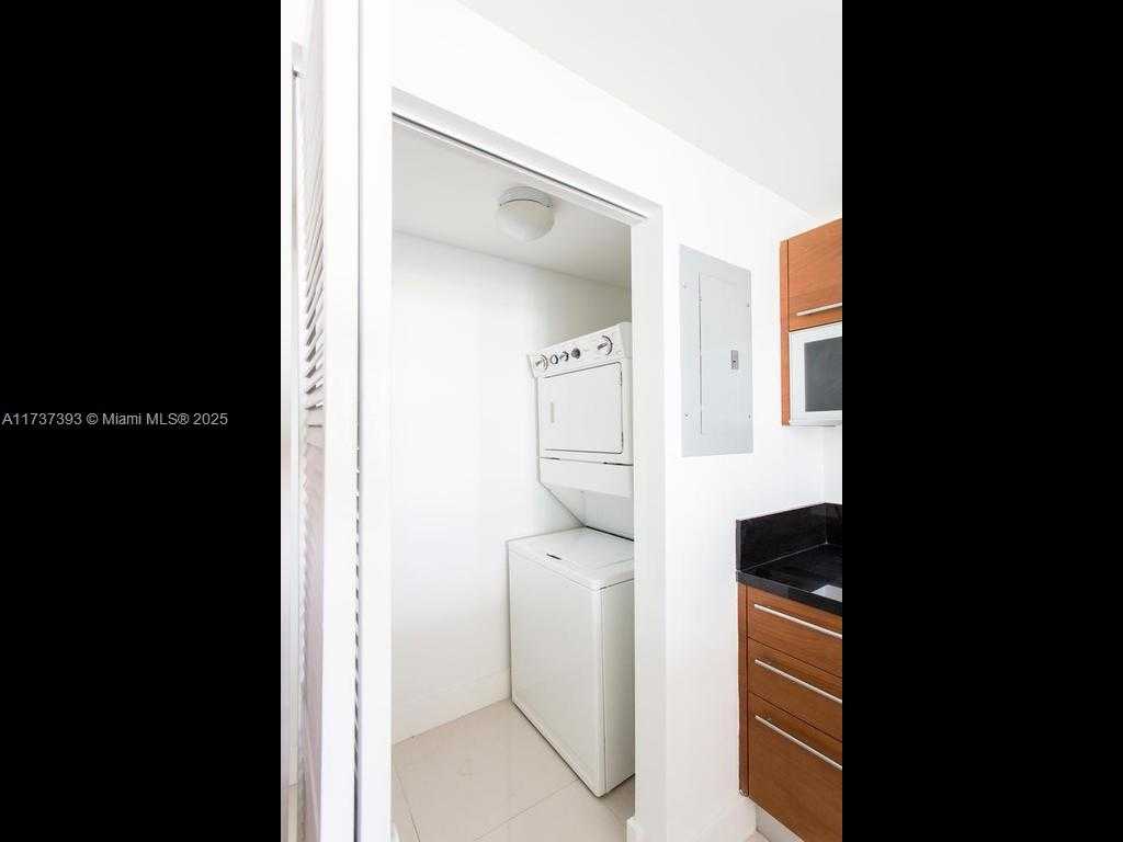 Small Image of 244 BISCAYNE BLVD #1102, Miami Number 10