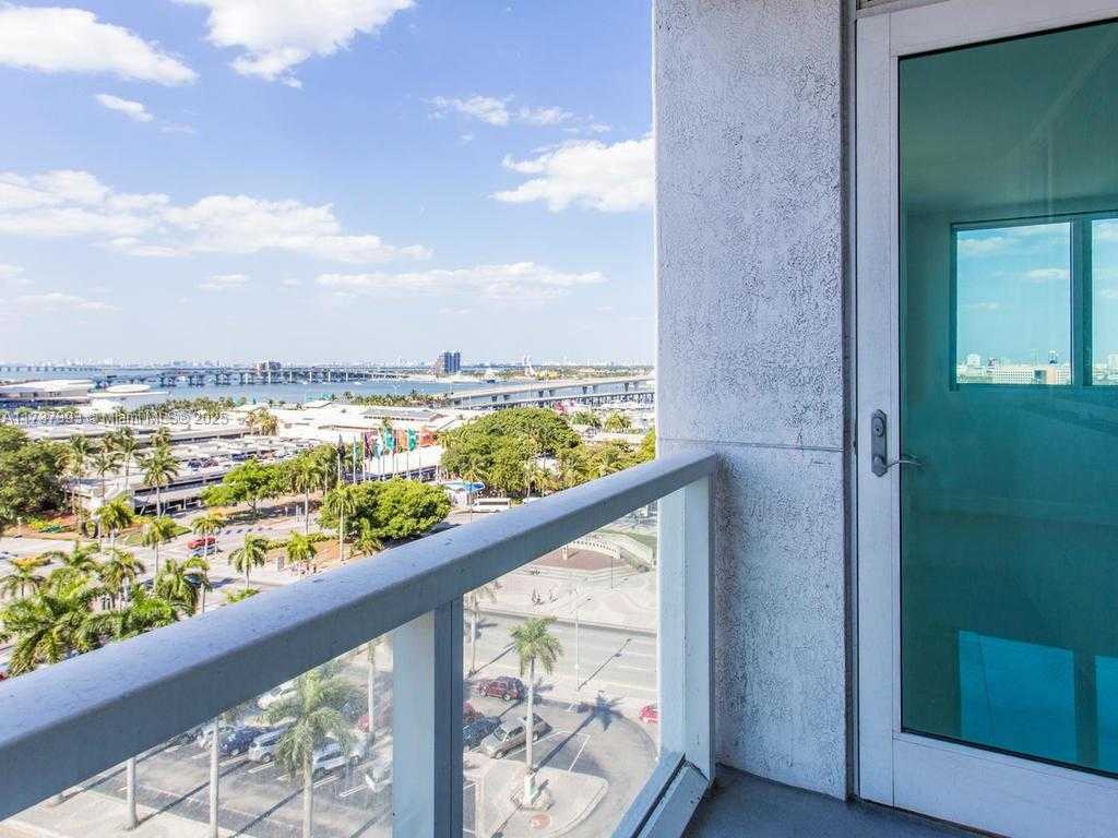 Small Image of 244 BISCAYNE BLVD #1102, Miami Number 16