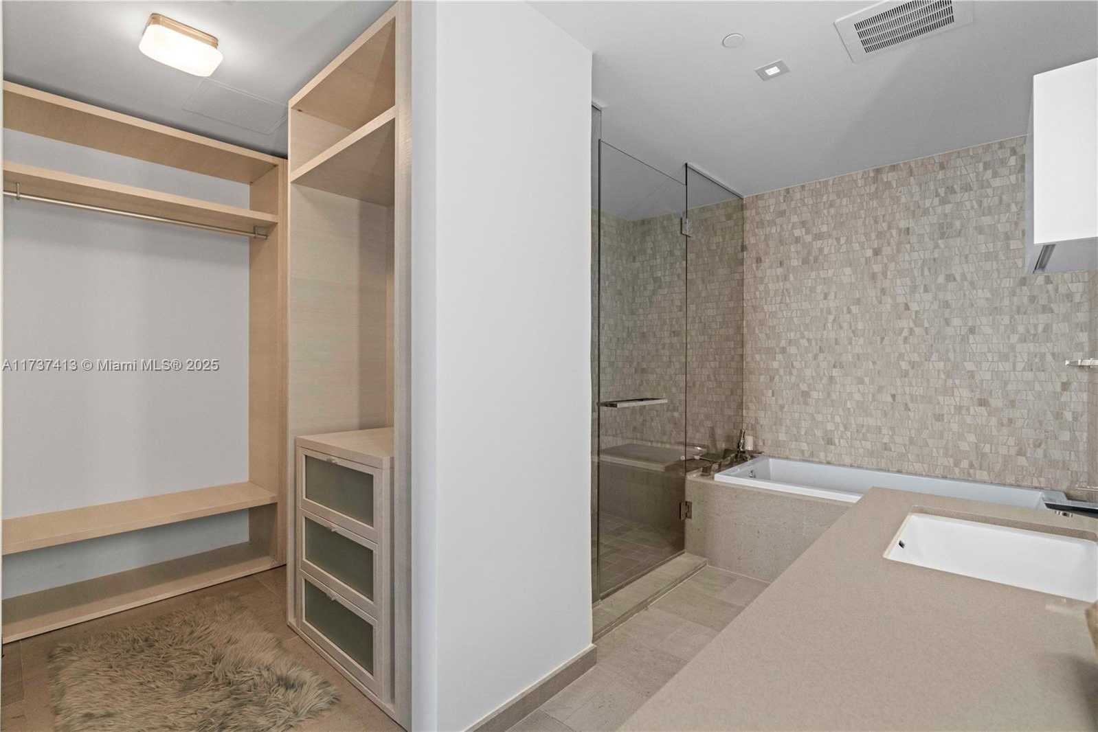 Small Image of 88 SOUTH WEST 7TH ST #2906, Miami Number 28