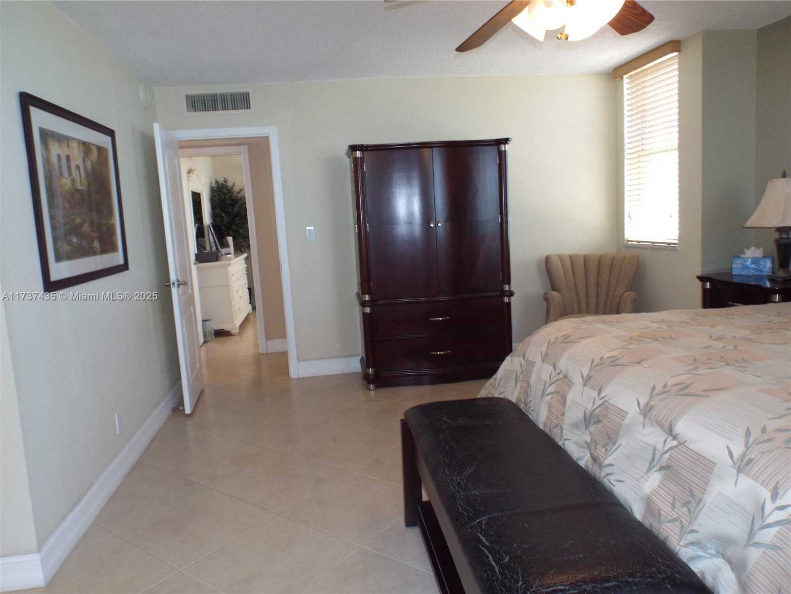 Small Image of 1890 SOUTH OCEAN DR #504, Hallandale Beach Number 31