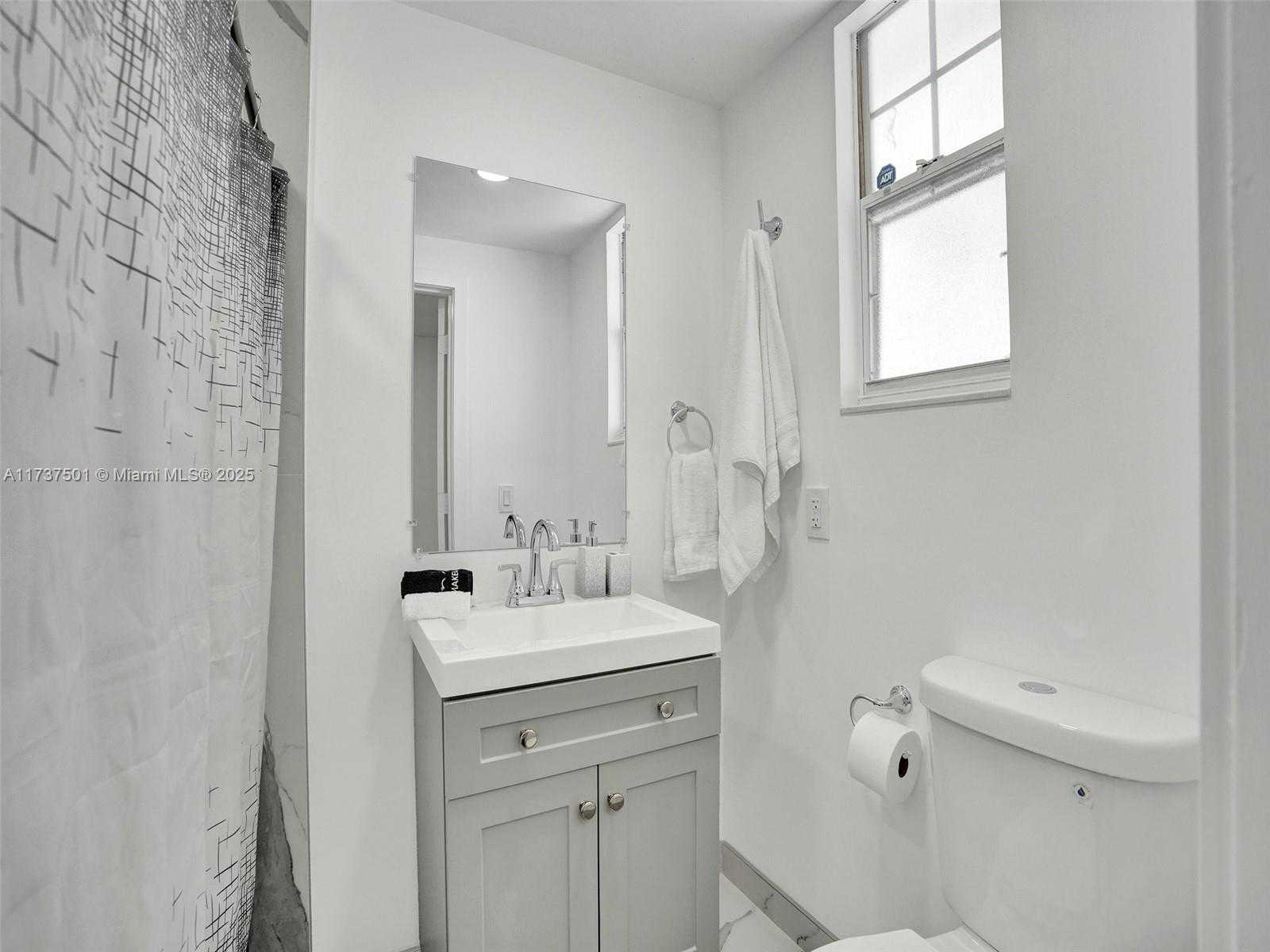 Small Image of 12031 NORTH WEST 5TH AVE, Miami Number 16