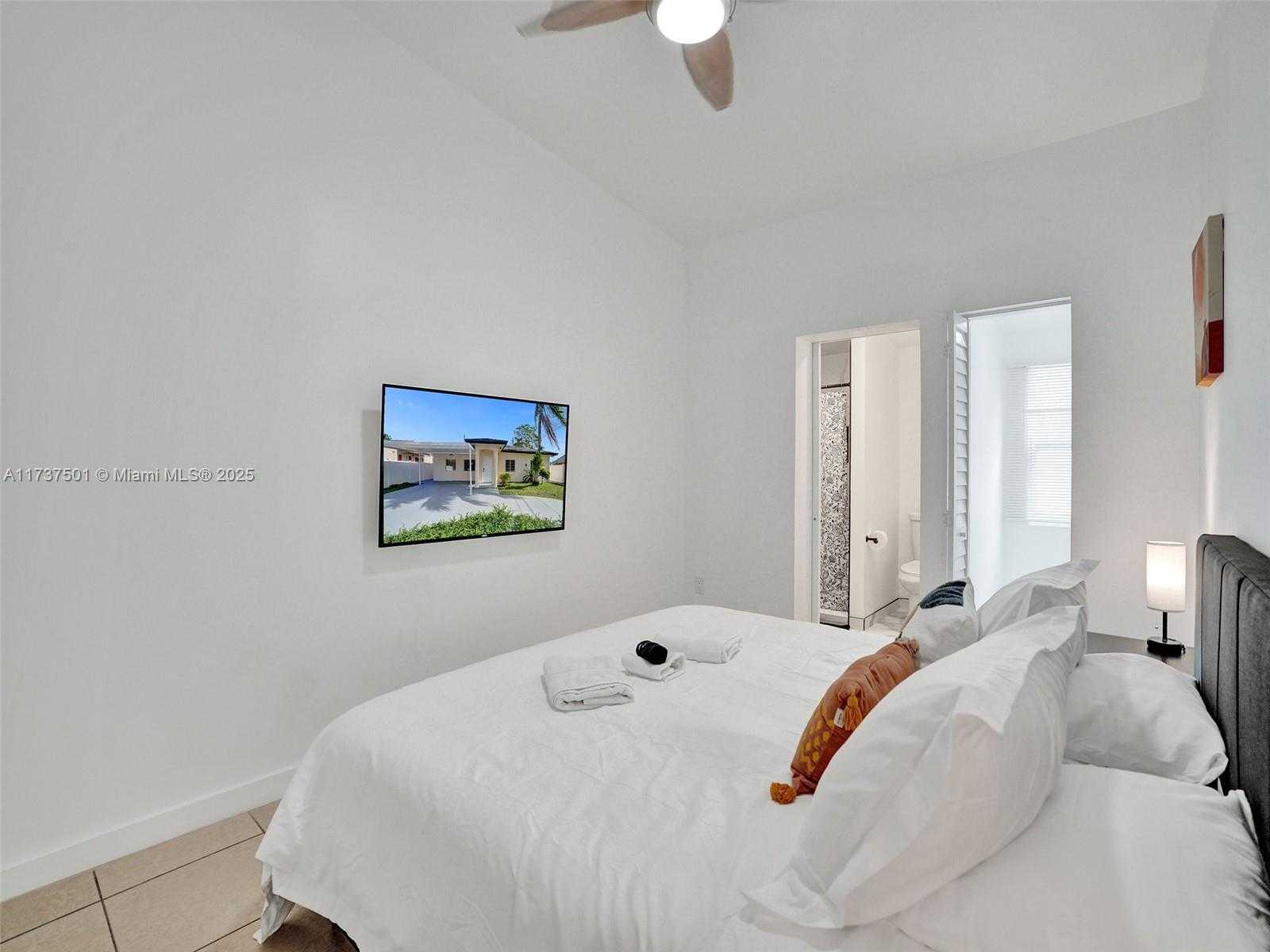 Small Image of 12031 NORTH WEST 5TH AVE, Miami Number 19