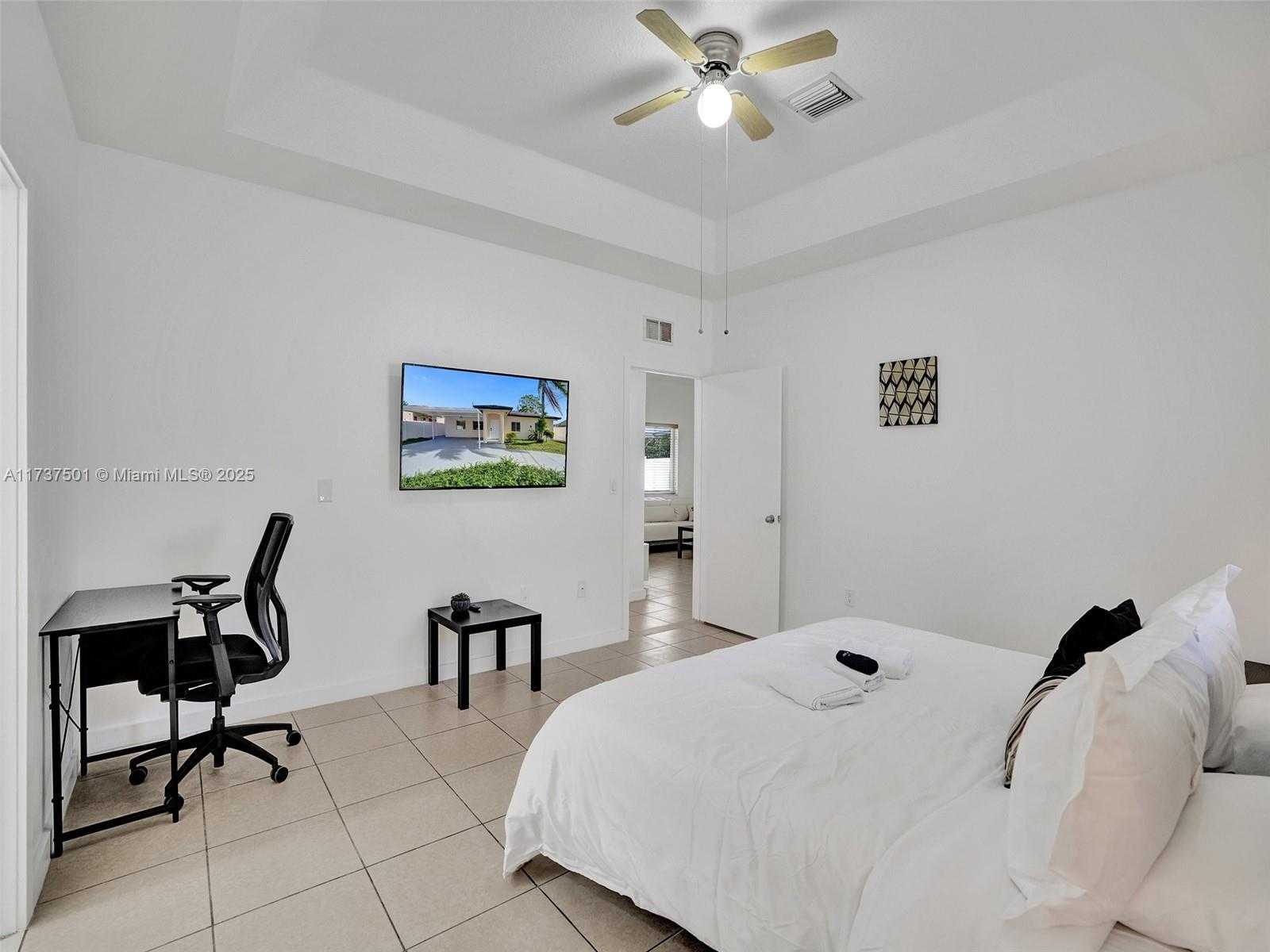 Small Image of 12031 NORTH WEST 5TH AVE, Miami Number 27