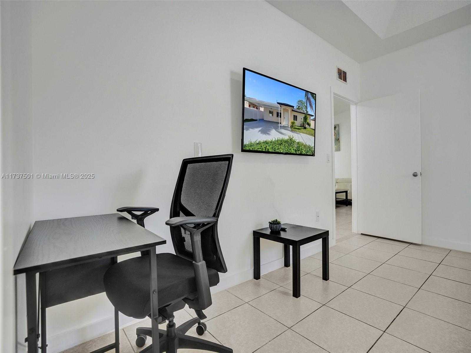 Small Image of 12031 NORTH WEST 5TH AVE, Miami Number 31