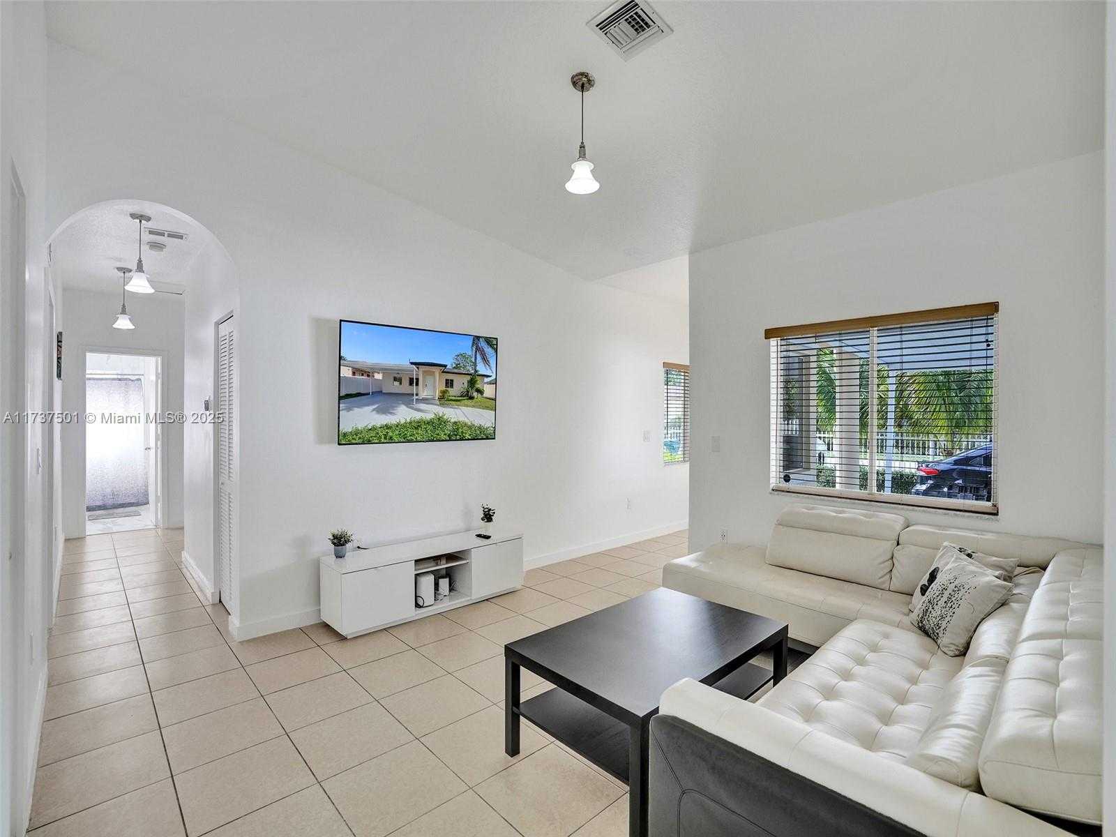 Small Image of 12031 NORTH WEST 5TH AVE, Miami Number 4
