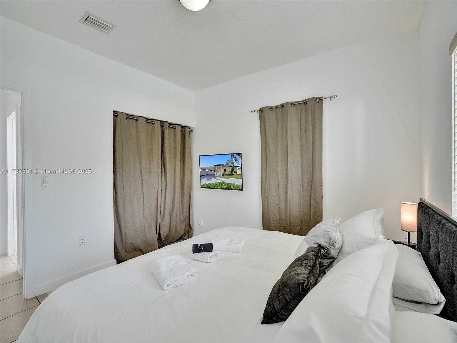 Small Image of 12031 NORTH WEST 5TH AVE, Miami Number 40