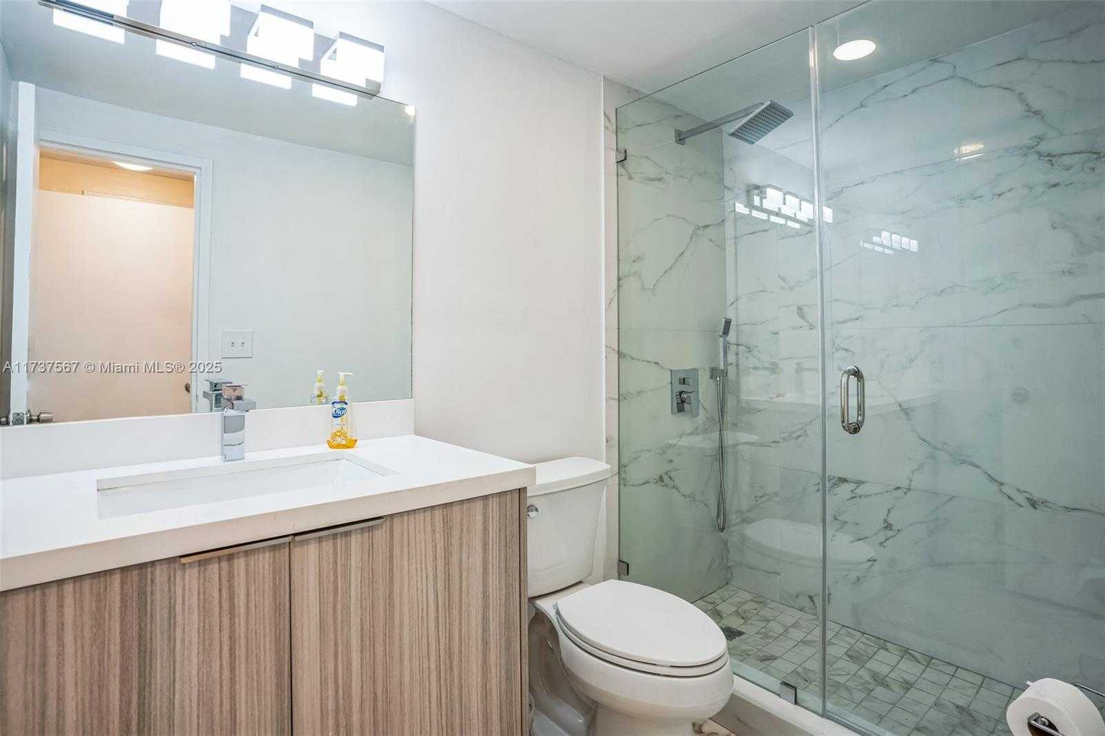 Small Image of 5825 COLLINS AVE #6E, Miami Beach Number 11