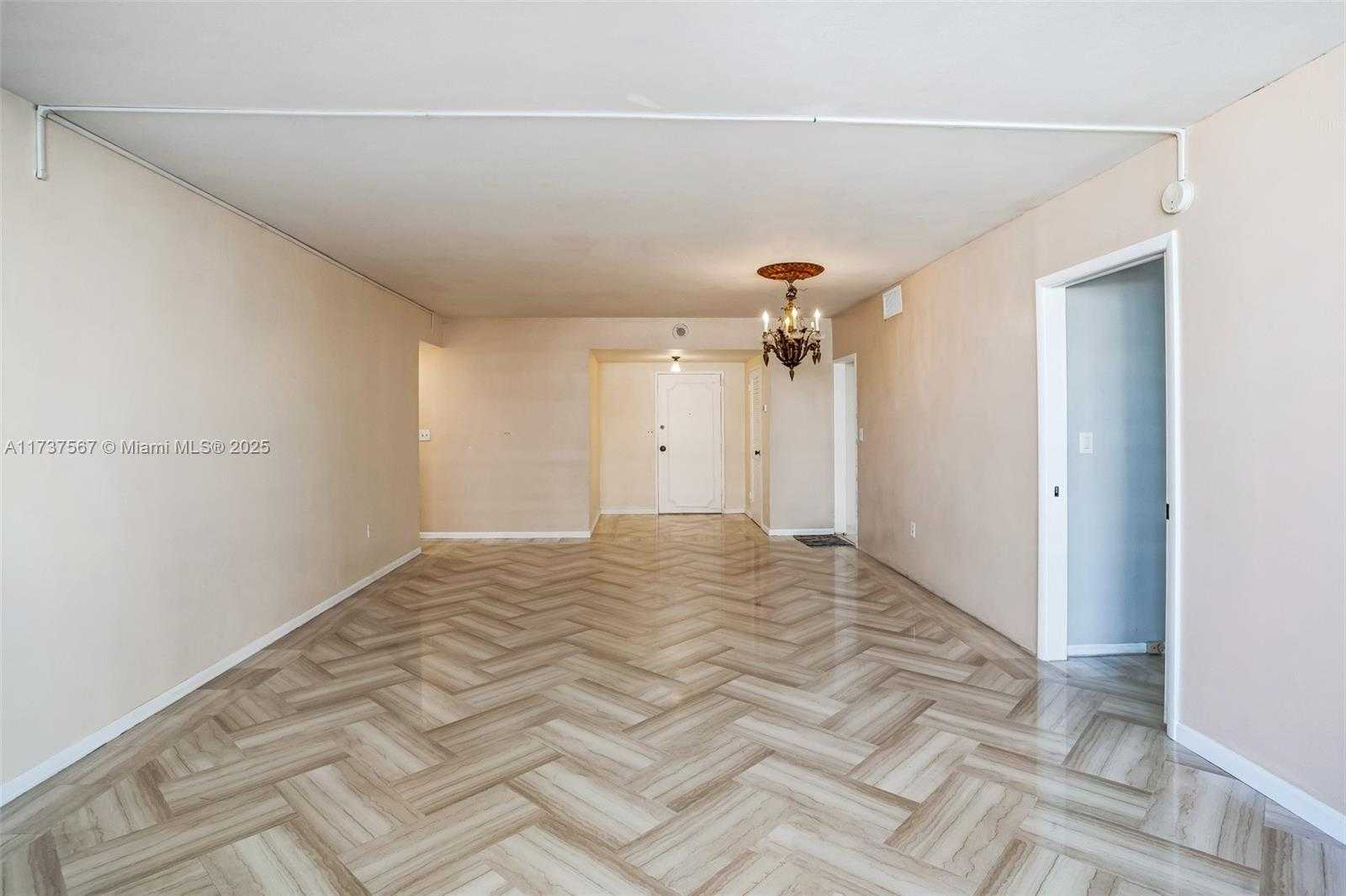 Small Image of 5825 COLLINS AVE #6E, Miami Beach Number 4