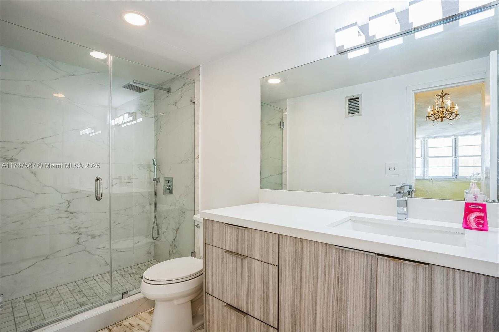 Small Image of 5825 COLLINS AVE #6E, Miami Beach Number 9