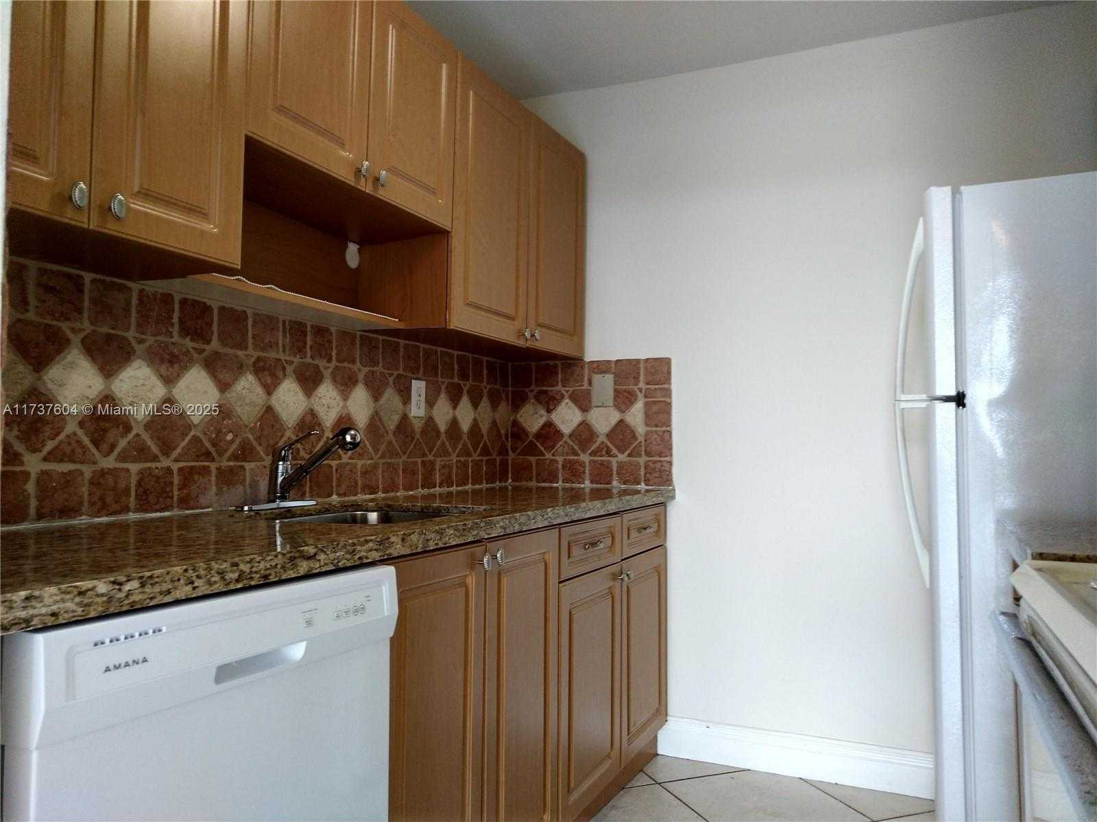 Small Image of 2000 NE 135th St, North Miami, FL 33181, USA Number 4