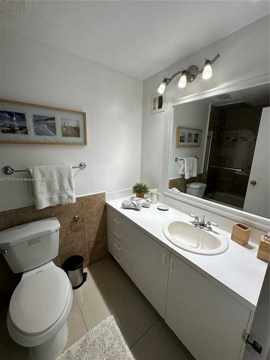 Small Image of 3505 SOUTH OCEAN DR #411, Hollywood Number 12