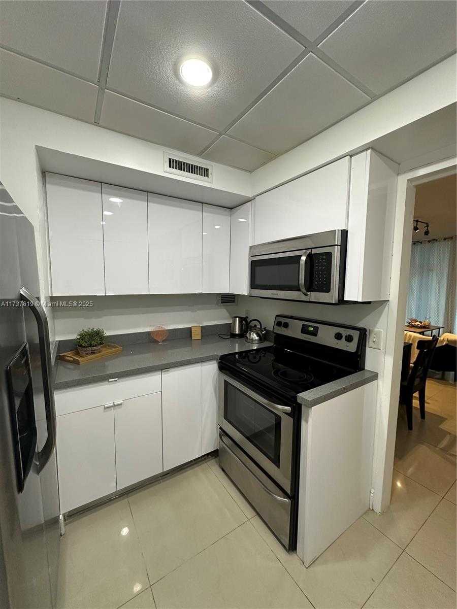 Small Image of 3505 SOUTH OCEAN DR #411, Hollywood Number 13