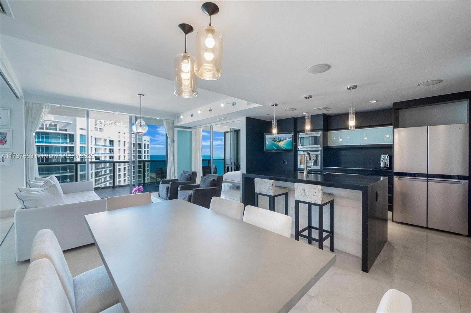 Small Image of 5875 COLLINS AVE #2005, Miami Beach Number 10