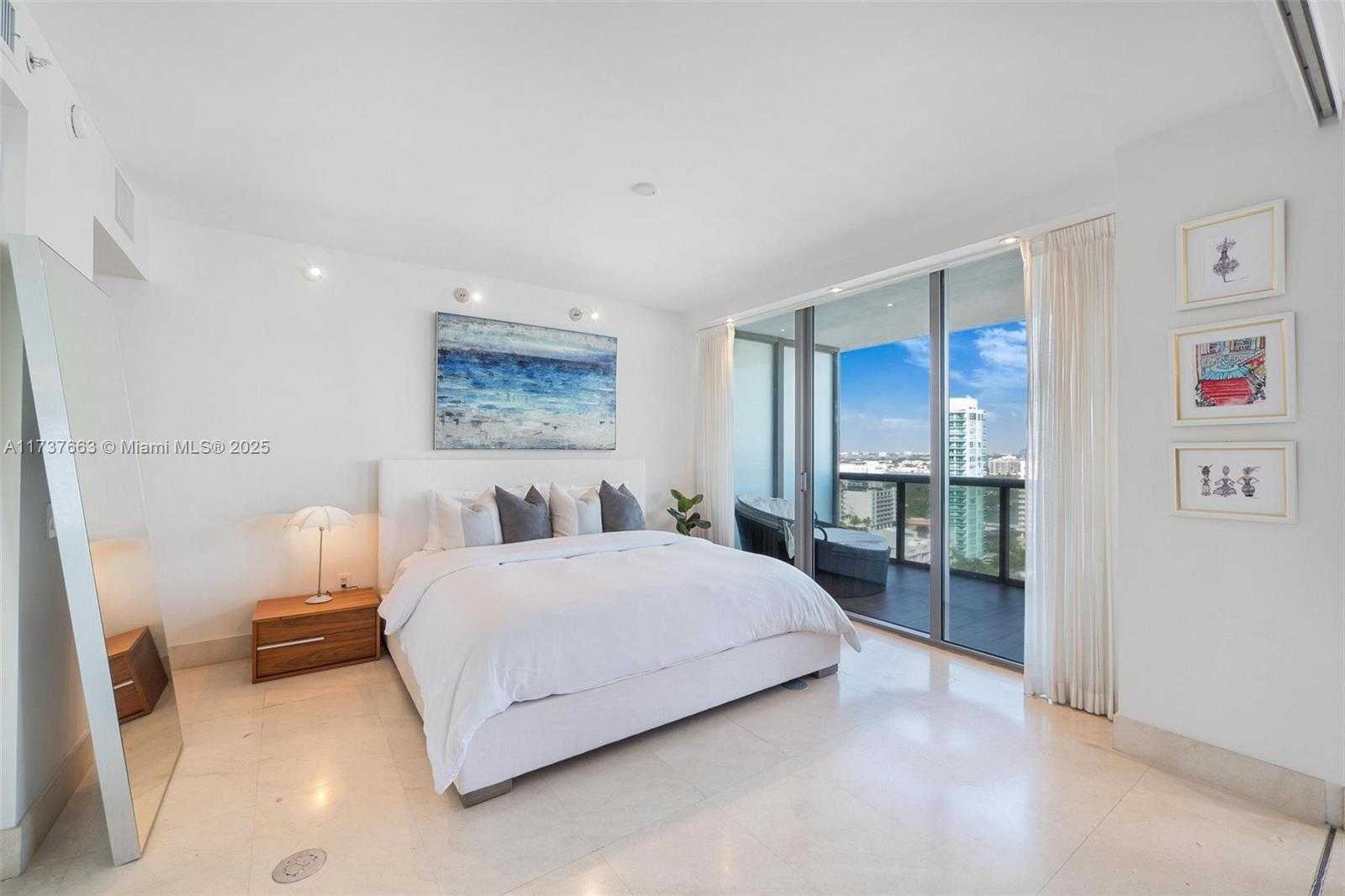 Small Image of 5875 COLLINS AVE #2005, Miami Beach Number 15