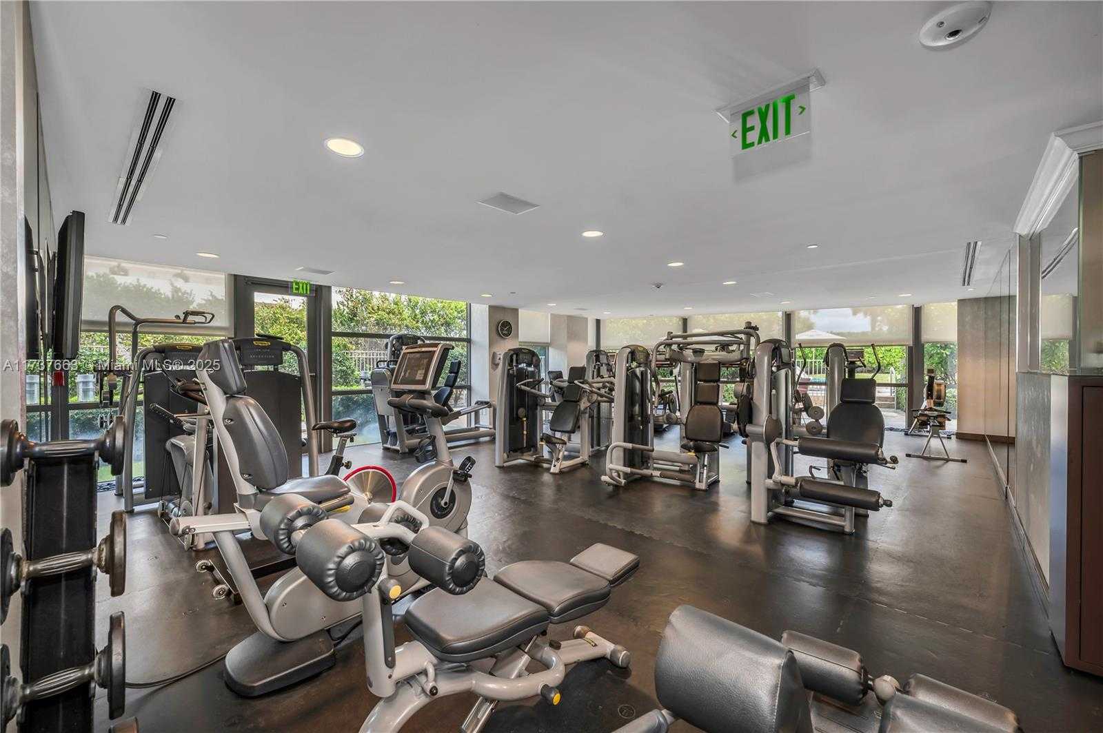 Small Image of 5875 COLLINS AVE #2005, Miami Beach Number 35
