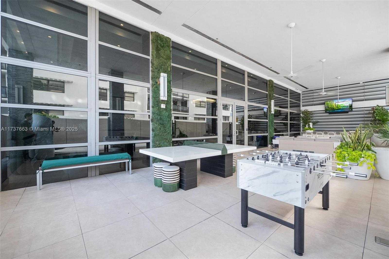 Small Image of 5875 COLLINS AVE #2005, Miami Beach Number 40