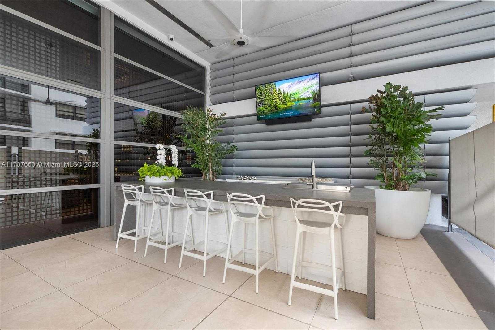 Small Image of 5875 COLLINS AVE #2005, Miami Beach Number 41