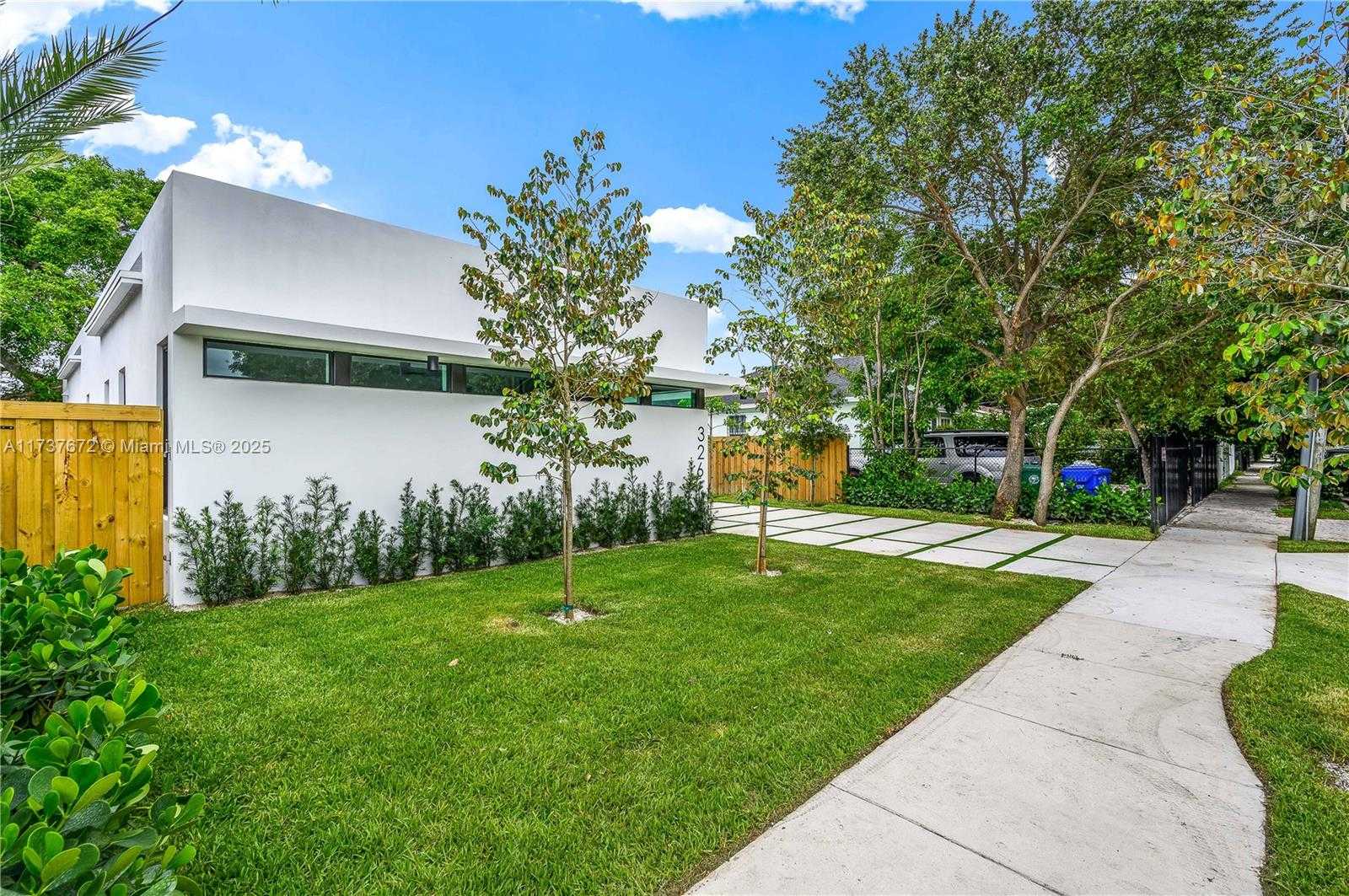 Small Image of 326 NORTH WEST 40TH ST, Miami Number 12