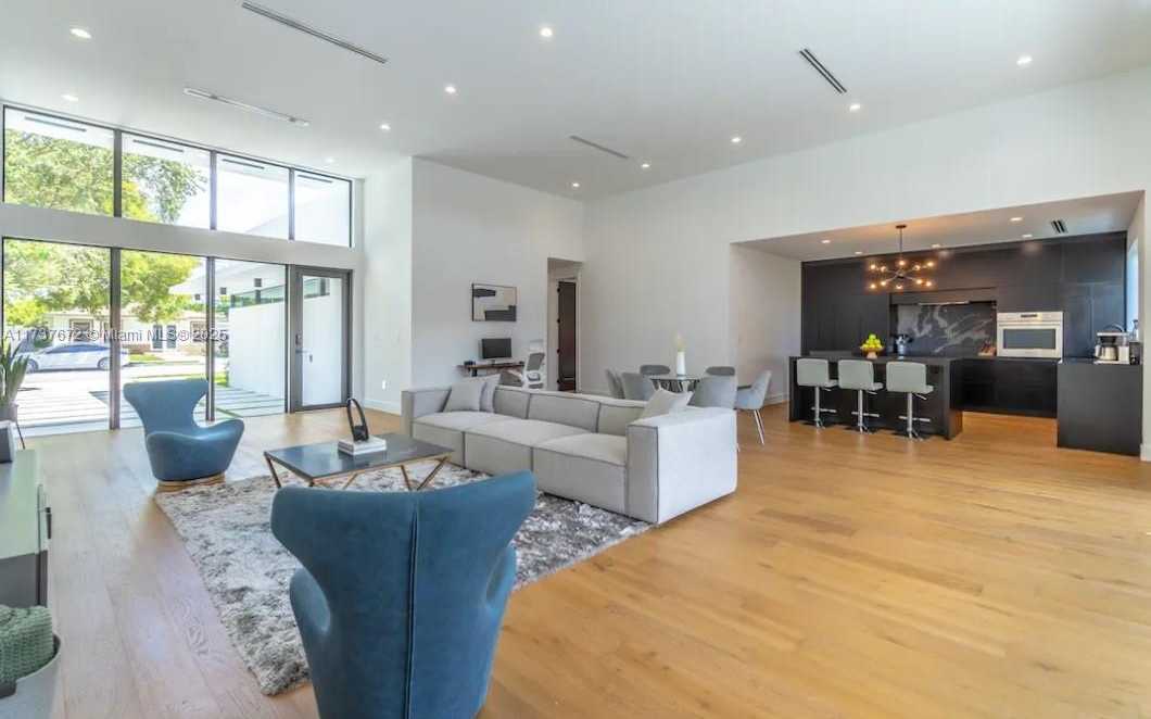 Small Image of 326 NORTH WEST 40TH ST, Miami Number 5
