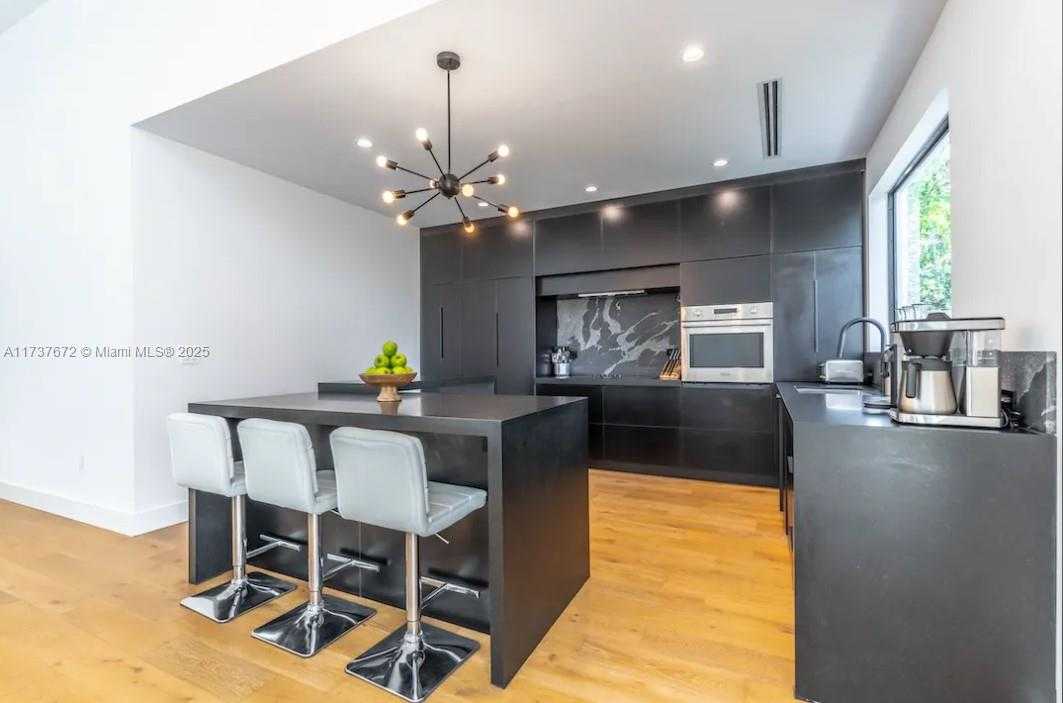 Small Image of 326 NORTH WEST 40TH ST, Miami Number 6