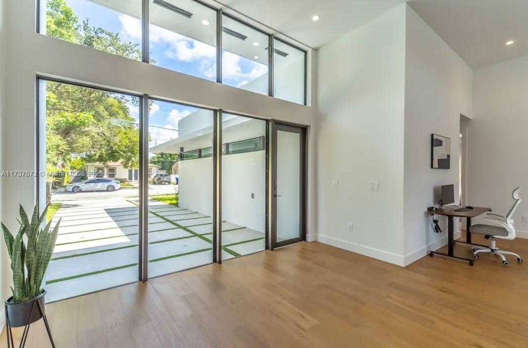 Small Image of 326 NORTH WEST 40TH ST, Miami Number 7