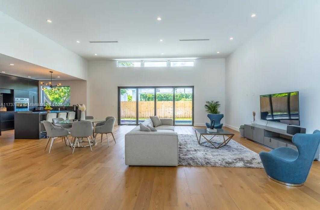 Small Image of 326 NORTH WEST 40TH ST, Miami Number 9