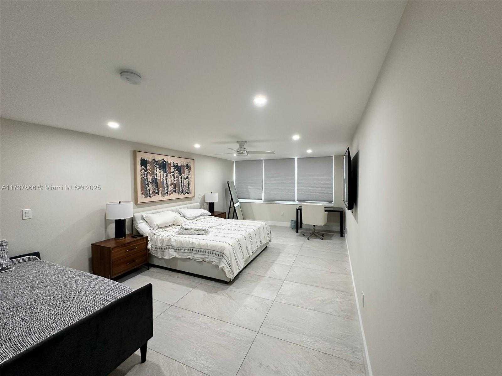 Small Image of 2751 SOUTH OCEAN DR #508S, Hollywood Number 25