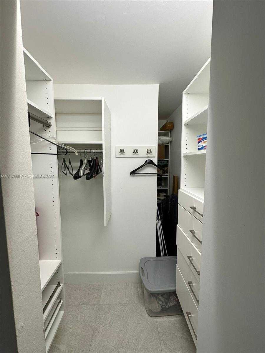 Small Image of 2751 SOUTH OCEAN DR #508S, Hollywood Number 27