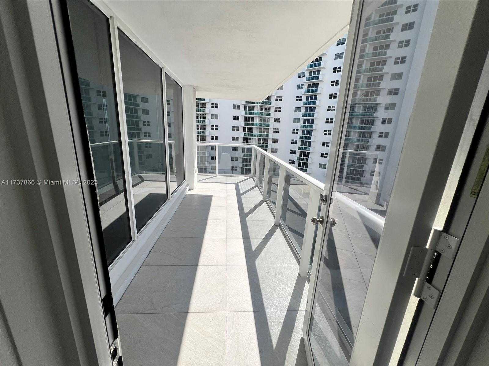 Small Image of 2751 SOUTH OCEAN DR #508S, Hollywood Number 31