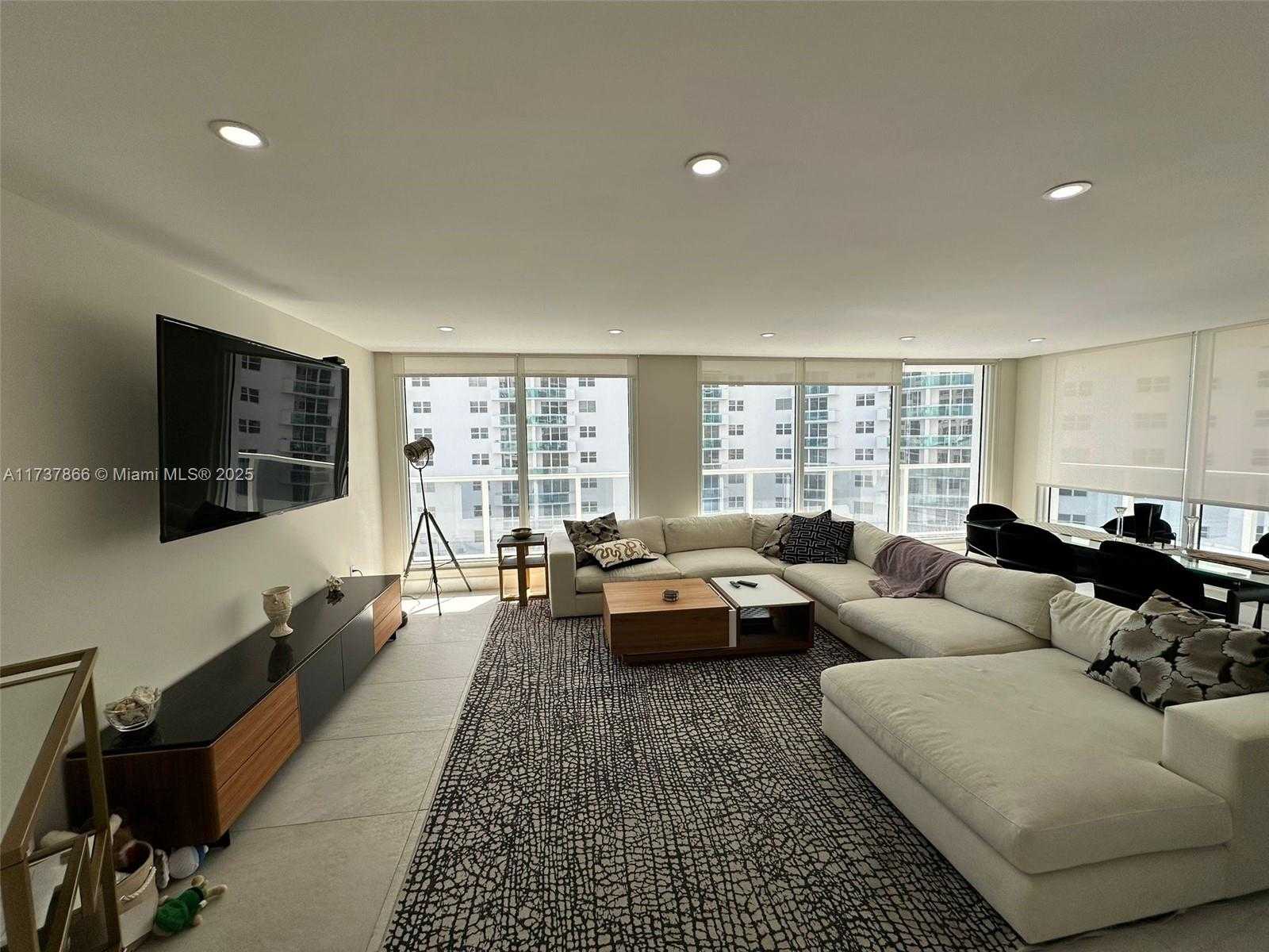 Small Image of 2751 SOUTH OCEAN DR #508S, Hollywood Number 32