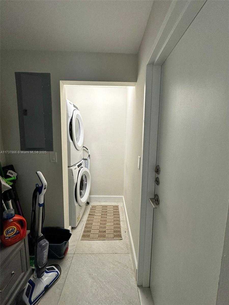 Small Image of 2751 SOUTH OCEAN DR #508S, Hollywood Number 34