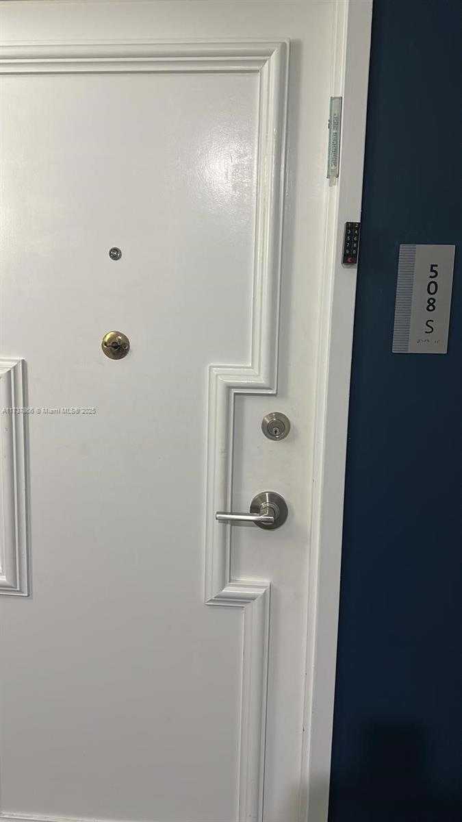 Imagen de Pequeño Objeto