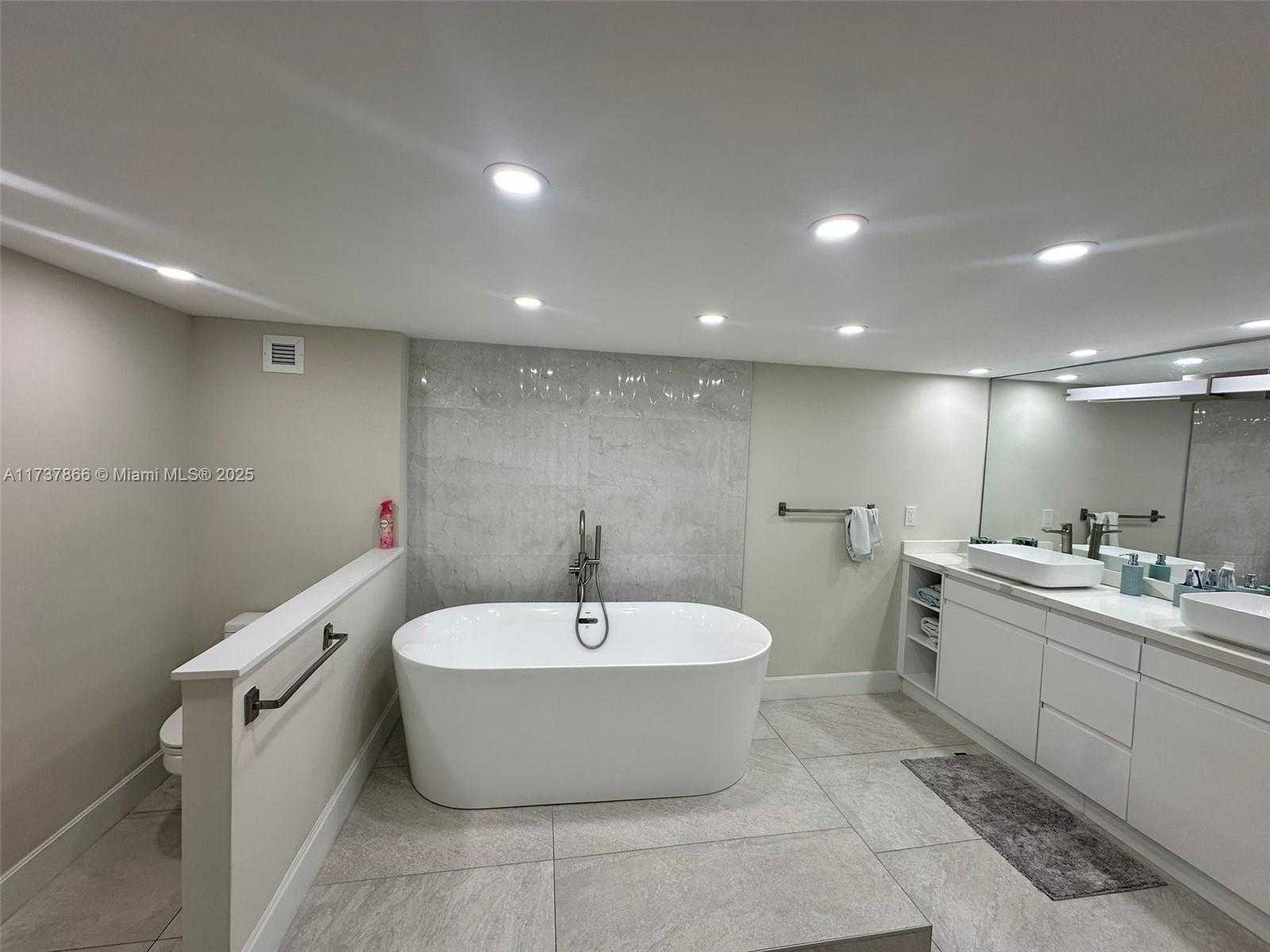 Imagen de Pequeño Objeto