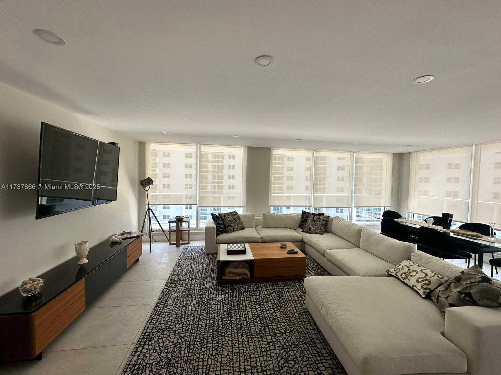 Imagen de Pequeño Objeto