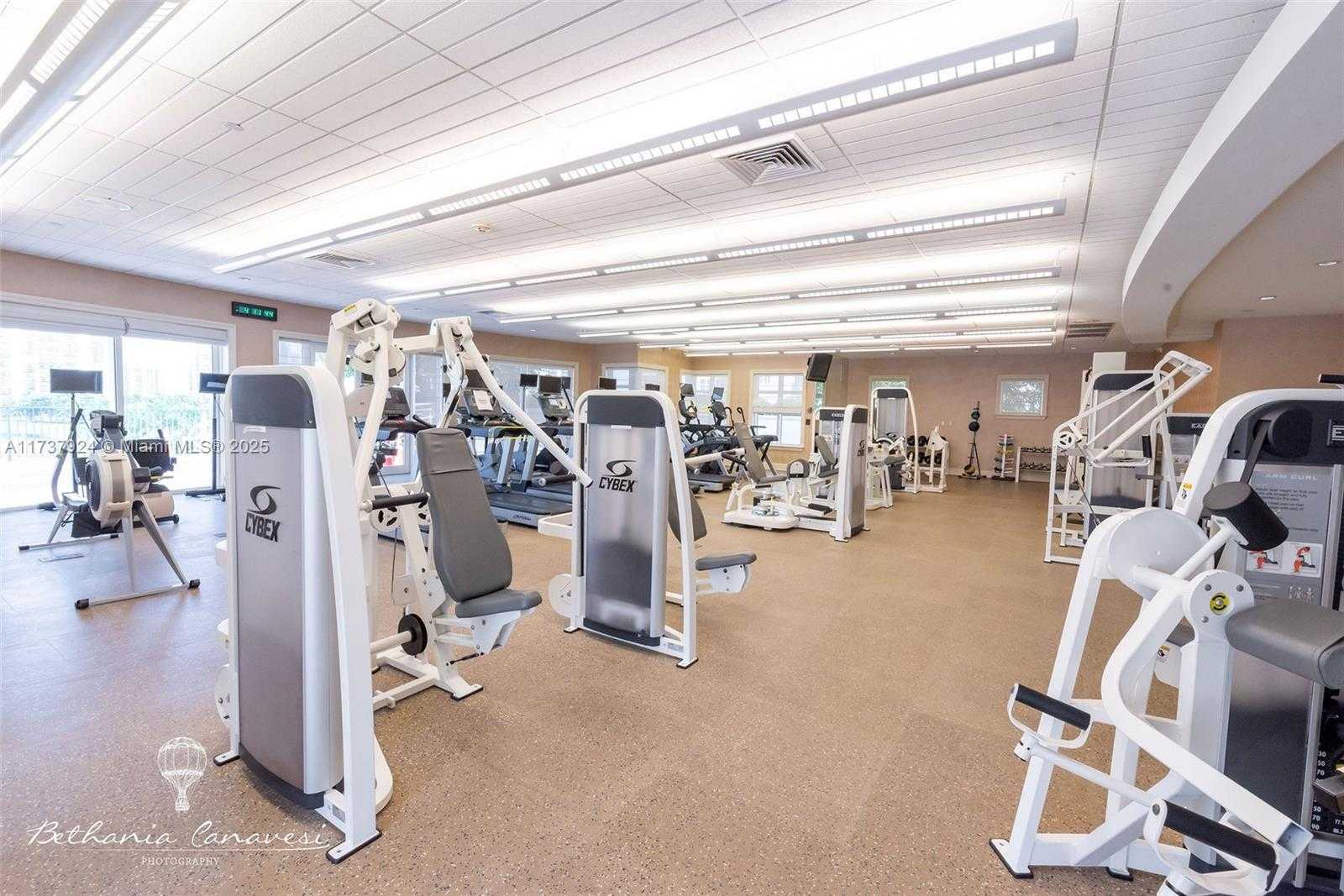 Small Image of 19900 E Country Club Dr, Aventura, FL 33180, USA Number 23