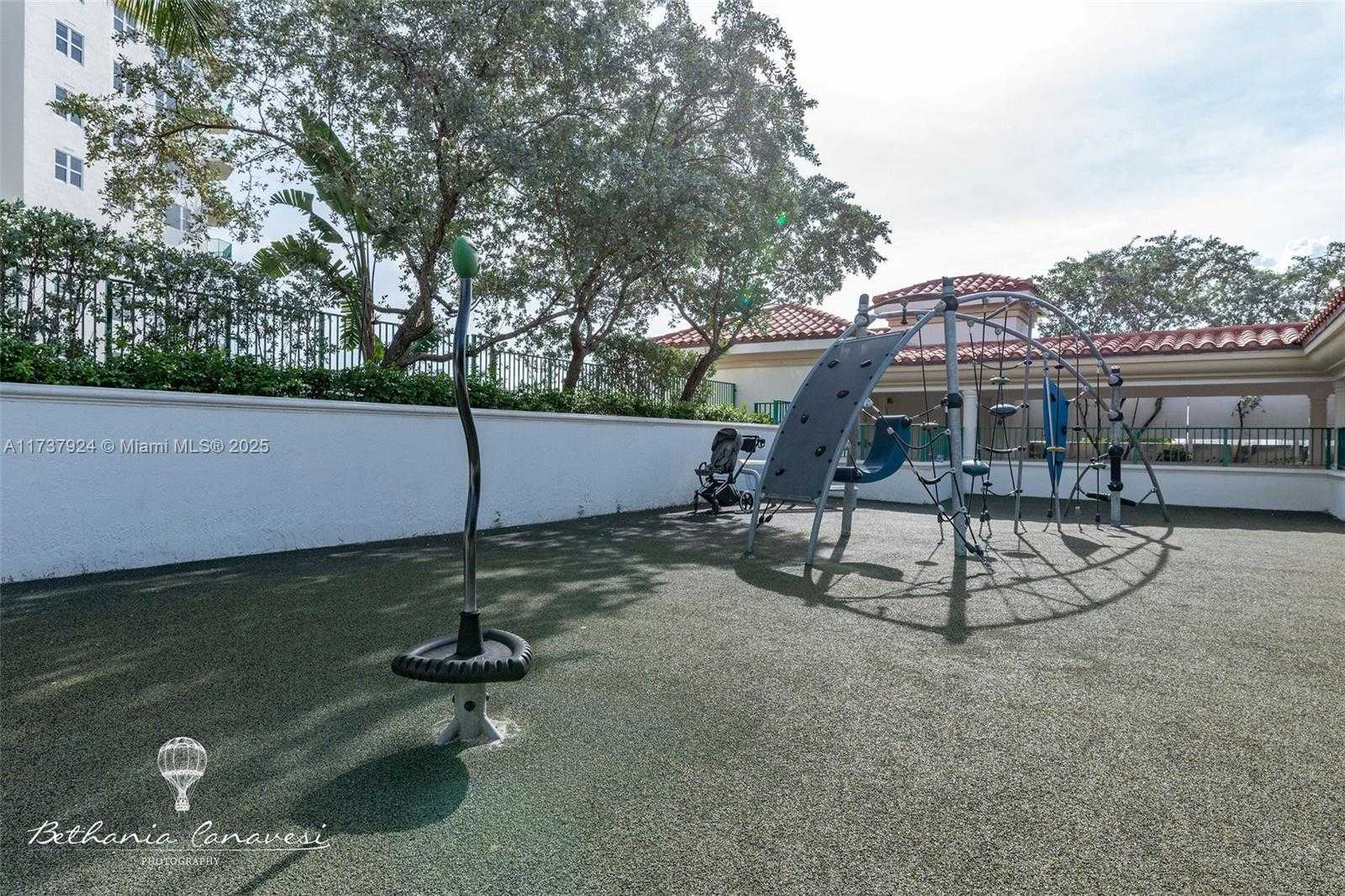 Small Image of 19900 E Country Club Dr, Aventura, FL 33180, USA Number 25