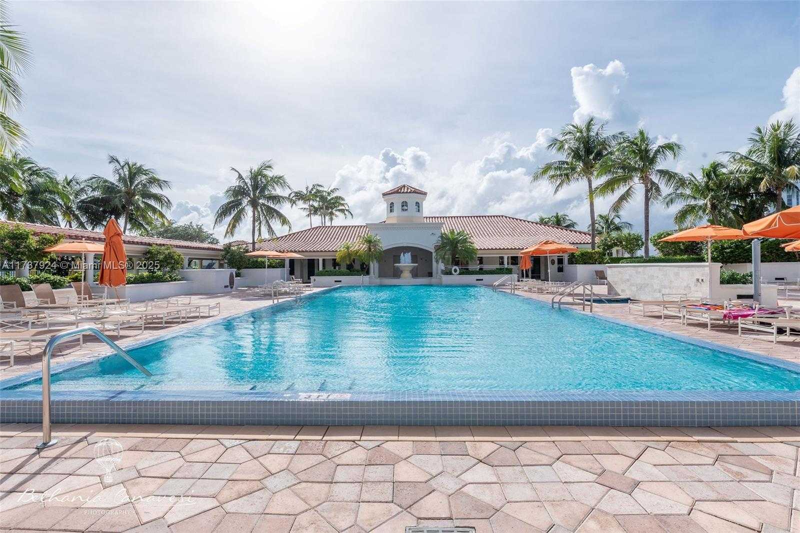 Small Image of 19900 E Country Club Dr, Aventura, FL 33180, USA Number 28