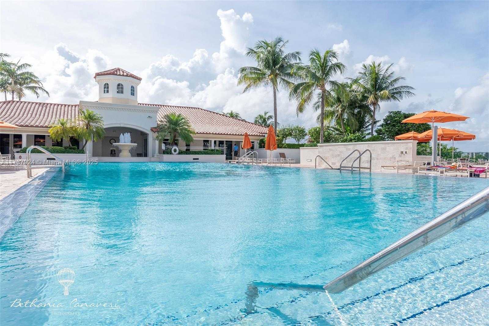 Small Image of 19900 E Country Club Dr, Aventura, FL 33180, USA Number 30