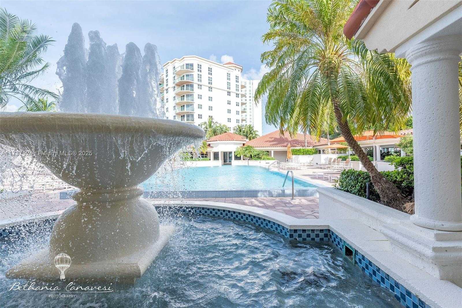 Small Image of 19900 E Country Club Dr, Aventura, FL 33180, USA Number 33