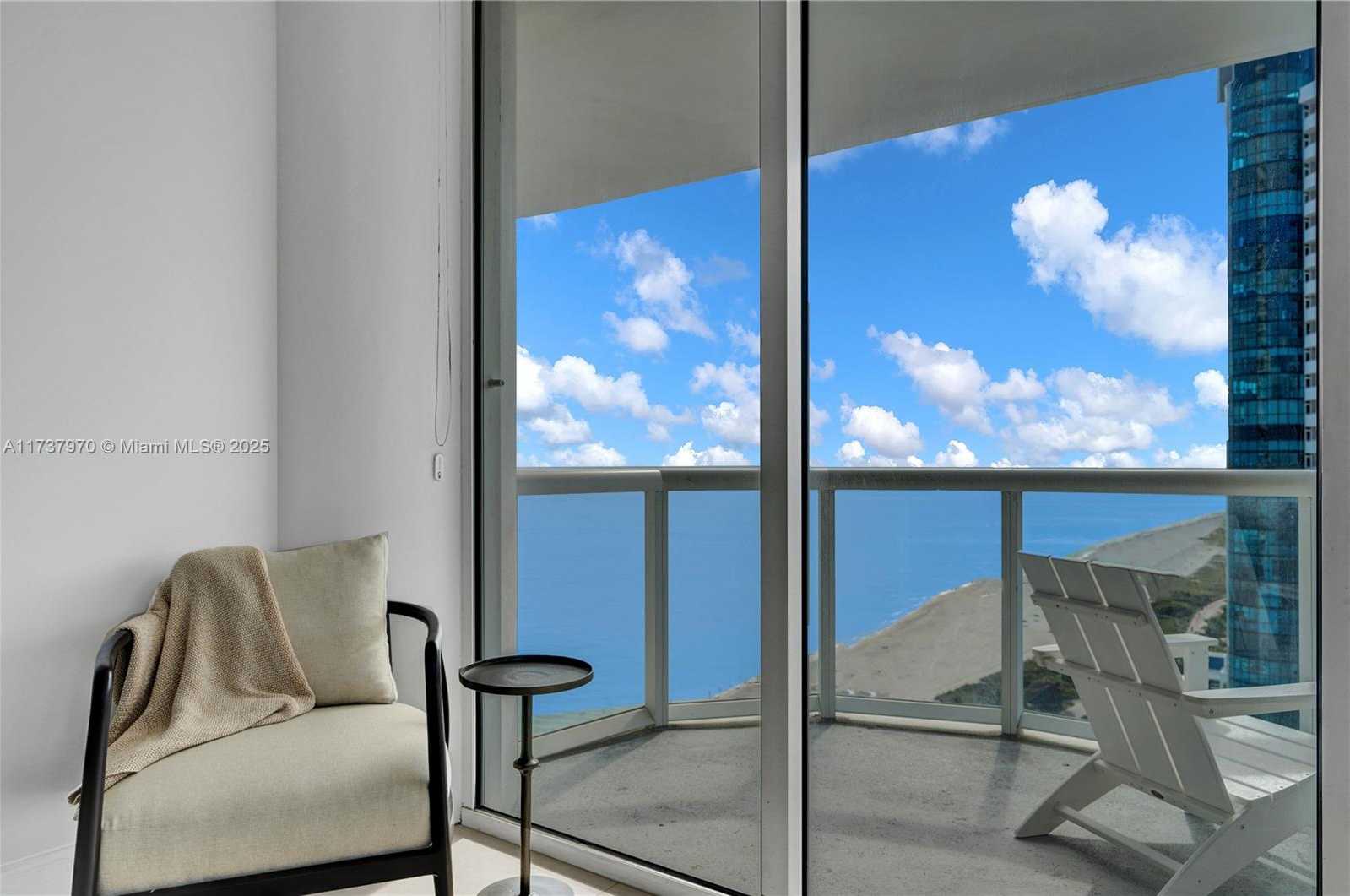 Small Image of 6365 COLLINS AVE #2007, Miami Beach Number 21