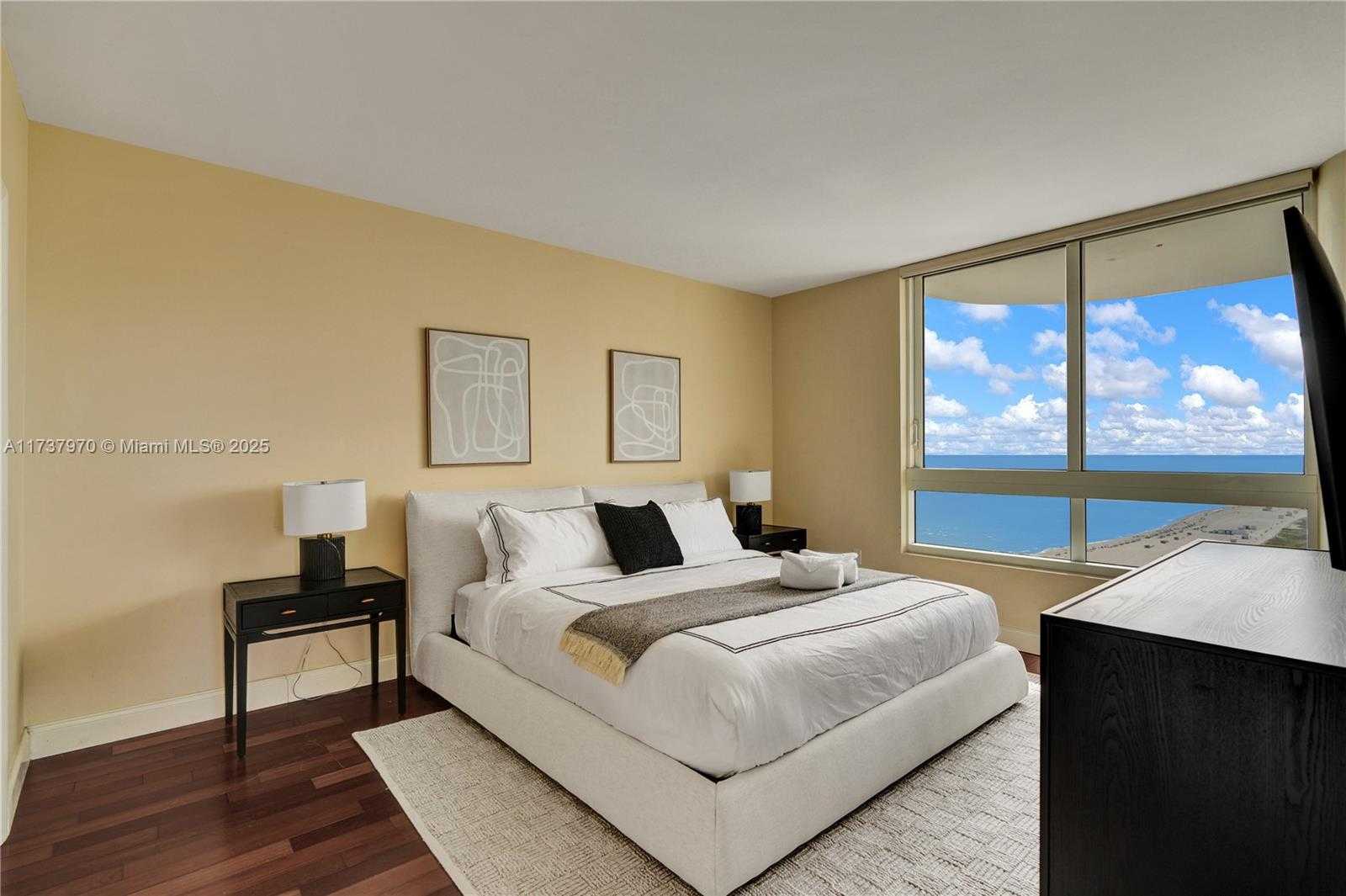 Small Image of 6365 COLLINS AVE #2007, Miami Beach Number 22