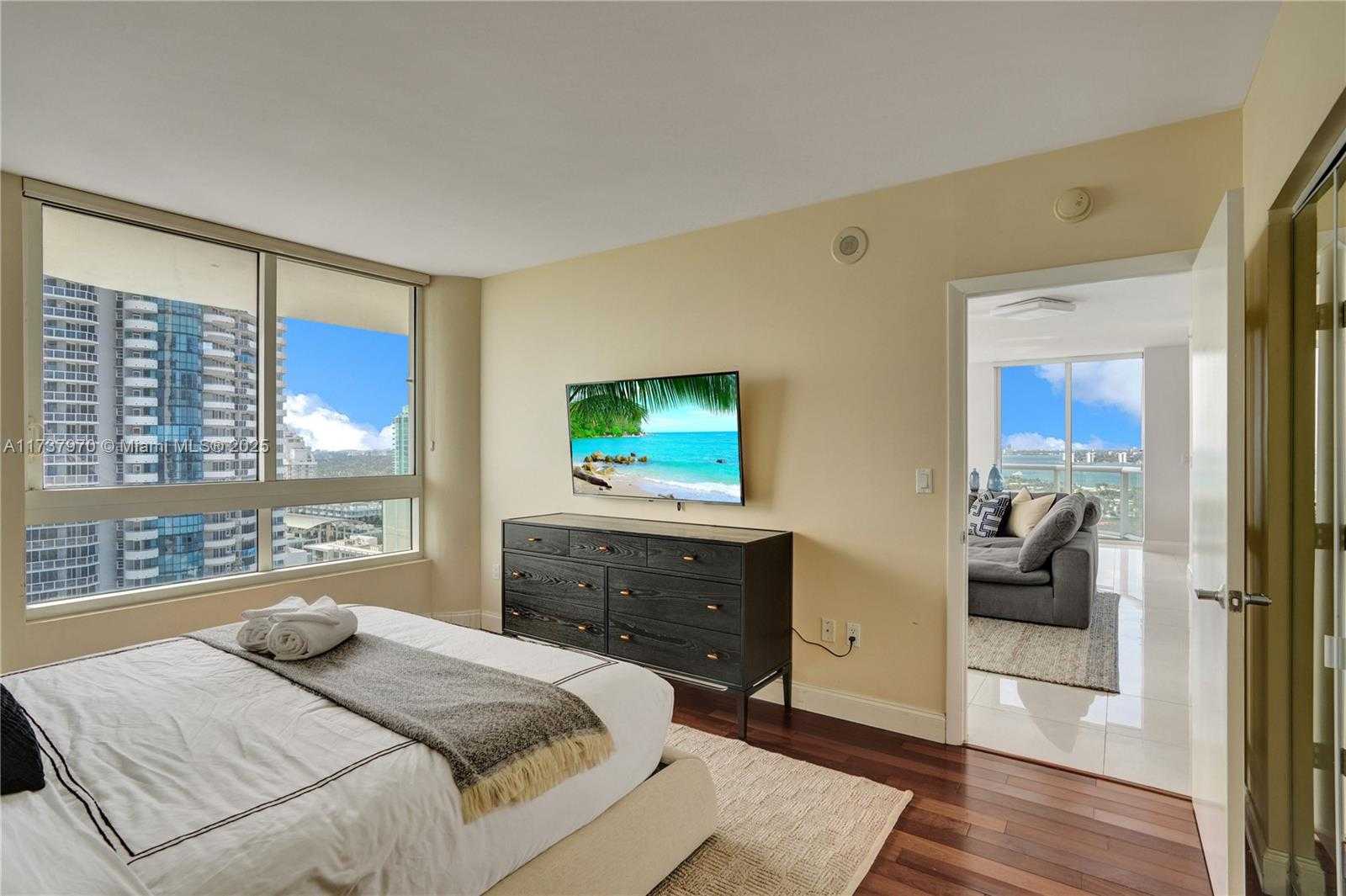 Small Image of 6365 COLLINS AVE #2007, Miami Beach Number 23